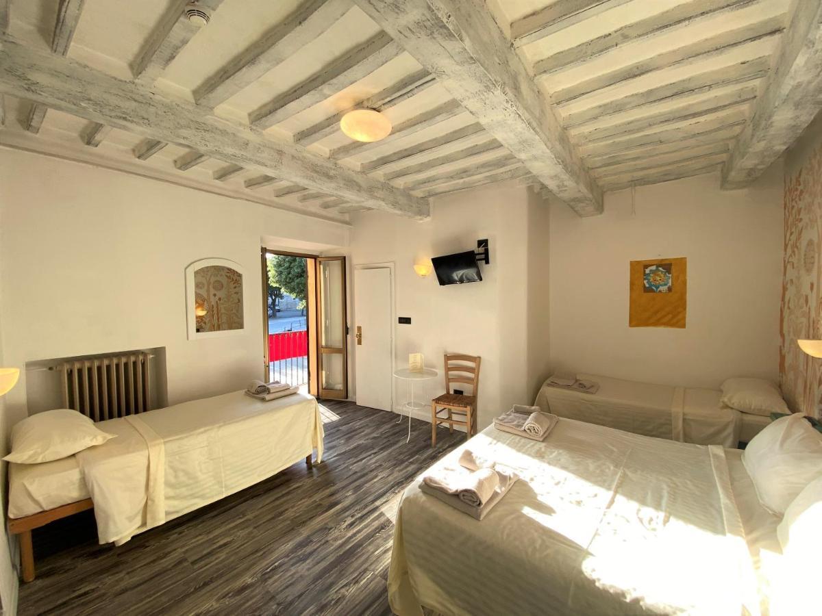Hotel San Francesco E Il Lupo Gubbio Exteriör bild
