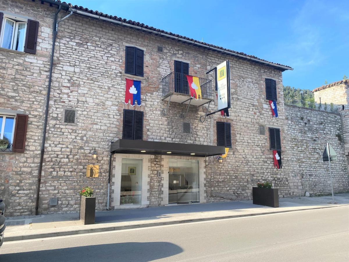 Hotel San Francesco E Il Lupo Gubbio Exteriör bild